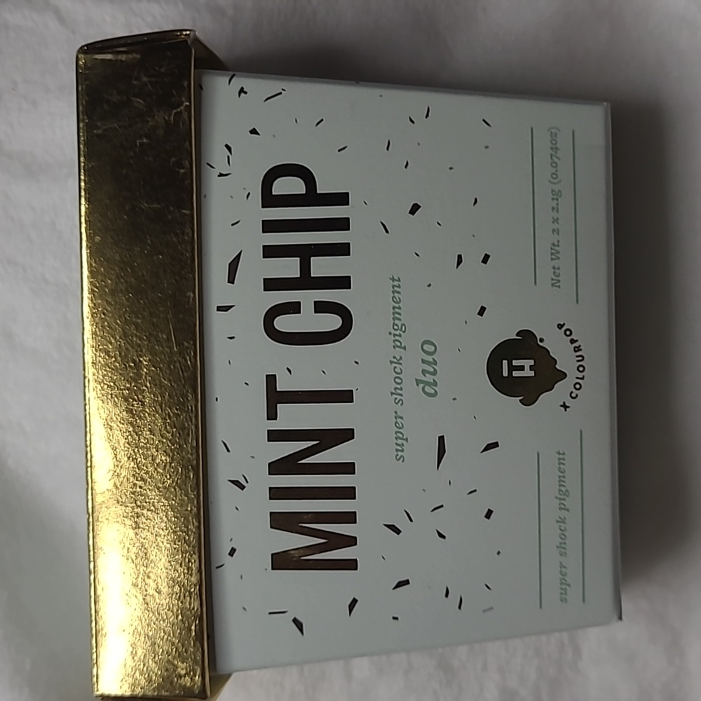 HALO TOP X COLOURPOP mint chip Supershock Shadow